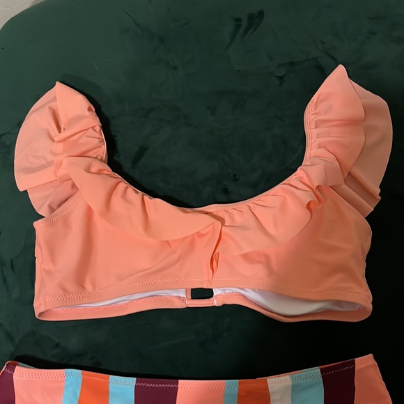 Cupshe Frilly Bikini Set - Picture 4 of 4